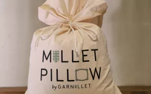 Comment ajuster votre oreiller ergonomique en millet "L'intemporel" Comment ajuster votre oreiller ergonomique en millet "L'intemporel"
